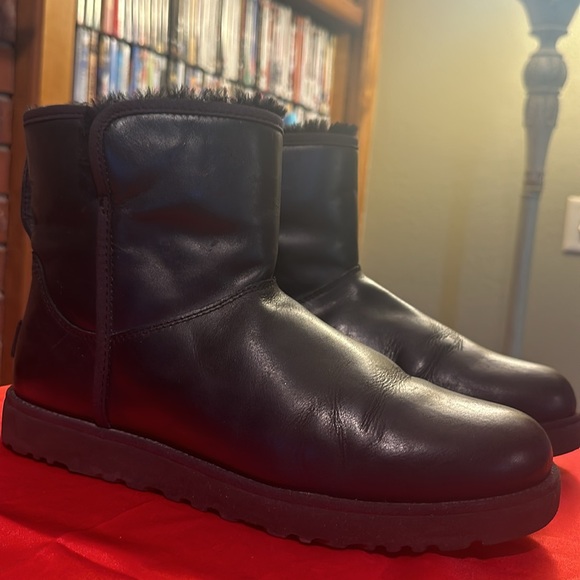 WOW POSHMARK - Authentic UGG Leather Boots - Picture 16 of 16